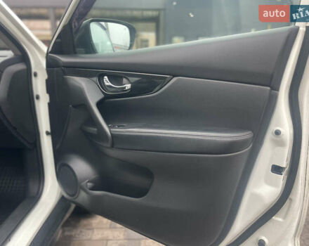 Белый Ниссан Rogue, объемом двигателя 2.5 л и пробегом 144 тыс. км за 15999 $, фото 13 на Automoto.ua