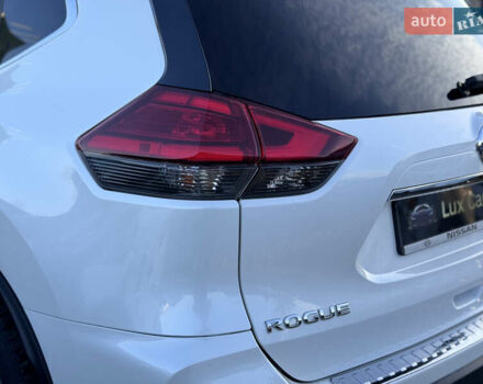 Белый Ниссан Rogue, объемом двигателя 2.5 л и пробегом 151 тыс. км за 14300 $, фото 8 на Automoto.ua