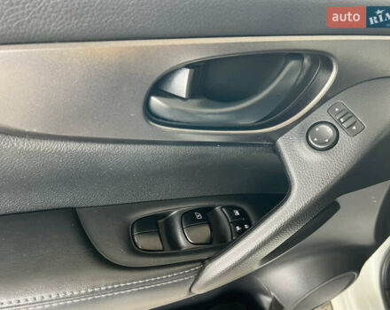 Белый Ниссан Rogue, объемом двигателя 2 л и пробегом 114 тыс. км за 14299 $, фото 10 на Automoto.ua