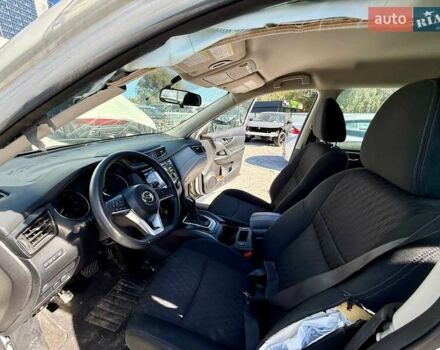 Белый Ниссан Rogue, объемом двигателя 2.49 л и пробегом 85 тыс. км за 7000 $, фото 27 на Automoto.ua