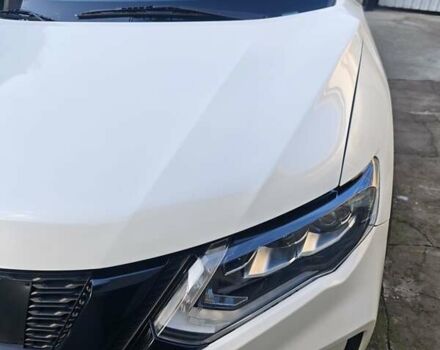 Белый Ниссан Rogue, объемом двигателя 2.49 л и пробегом 140 тыс. км за 15499 $, фото 1 на Automoto.ua