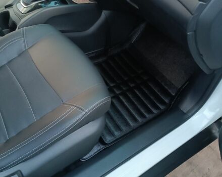 Білий Ніссан Rogue, об'ємом двигуна 2.5 л та пробігом 145 тис. км за 14500 $, фото 2 на Automoto.ua