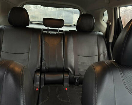 Белый Ниссан Rogue, объемом двигателя 2.49 л и пробегом 140 тыс. км за 11500 $, фото 17 на Automoto.ua