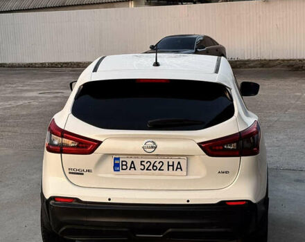Белый Ниссан Rogue, объемом двигателя 2 л и пробегом 142 тыс. км за 13500 $, фото 4 на Automoto.ua