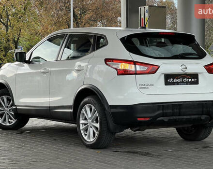 Белый Ниссан Rogue, объемом двигателя 2 л и пробегом 114 тыс. км за 14299 $, фото 3 на Automoto.ua