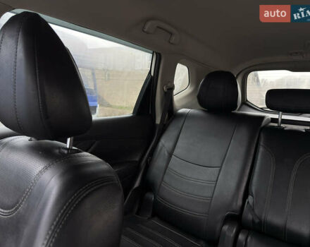 Белый Ниссан Rogue, объемом двигателя 2.49 л и пробегом 140 тыс. км за 11500 $, фото 16 на Automoto.ua