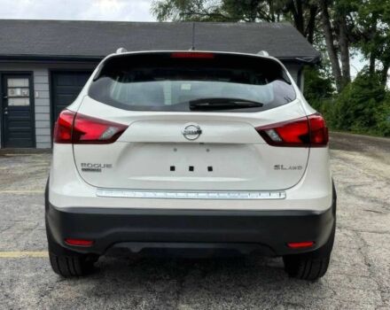 Белый Ниссан Rogue, объемом двигателя 2 л и пробегом 60 тыс. км за 3100 $, фото 4 на Automoto.ua