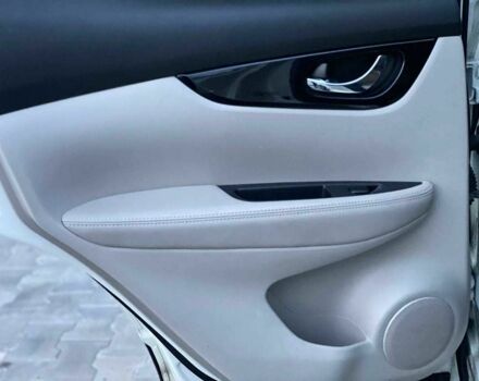 Білий Ніссан Rogue, об'ємом двигуна 2 л та пробігом 61 тис. км за 17690 $, фото 21 на Automoto.ua