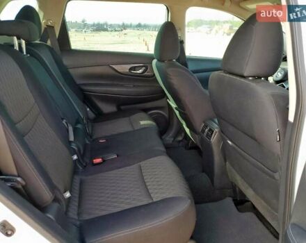 Белый Ниссан Rogue, объемом двигателя 2.5 л и пробегом 102 тыс. км за 2100 $, фото 9 на Automoto.ua