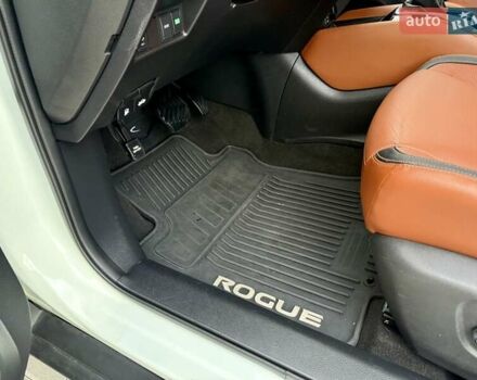 Белый Ниссан Rogue, объемом двигателя 2.5 л и пробегом 189 тыс. км за 15499 $, фото 63 на Automoto.ua