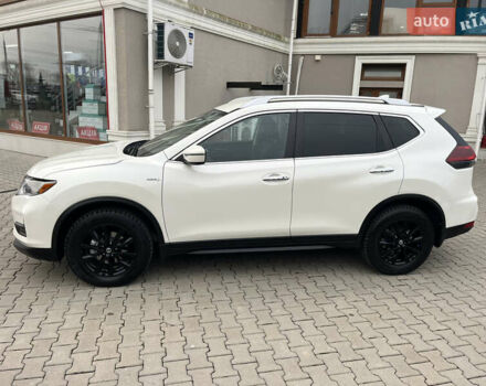 Белый Ниссан Rogue, объемом двигателя 2.5 л и пробегом 120 тыс. км за 14300 $, фото 2 на Automoto.ua