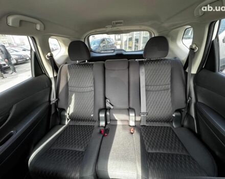 Белый Ниссан Rogue, объемом двигателя 2.5 л и пробегом 178 тыс. км за 14680 $, фото 18 на Automoto.ua