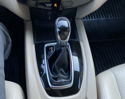 Белый Ниссан Rogue, объемом двигателя 2.5 л и пробегом 128 тыс. км за 16900 $, фото 11 на Automoto.ua