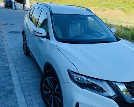 Белый Ниссан Rogue, объемом двигателя 2.5 л и пробегом 128 тыс. км за 16900 $, фото 3 на Automoto.ua