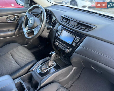 Белый Ниссан Rogue, объемом двигателя 2.5 л и пробегом 151 тыс. км за 14300 $, фото 50 на Automoto.ua