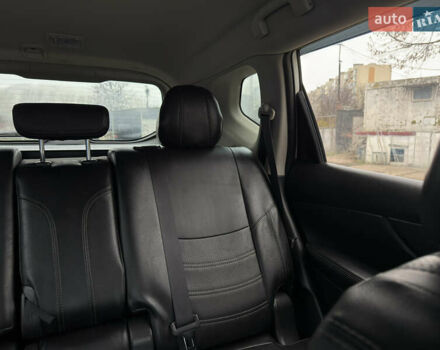 Белый Ниссан Rogue, объемом двигателя 2.49 л и пробегом 140 тыс. км за 11500 $, фото 7 на Automoto.ua