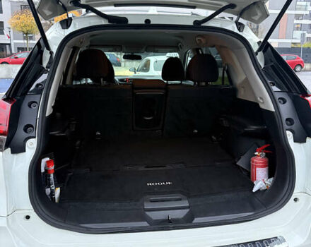 Белый Ниссан Rogue, объемом двигателя 2.49 л и пробегом 155 тыс. км за 15000 $, фото 11 на Automoto.ua