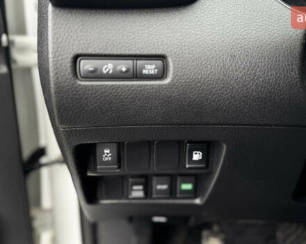 Белый Ниссан Rogue, объемом двигателя 2.5 л и пробегом 120 тыс. км за 13900 $, фото 17 на Automoto.ua