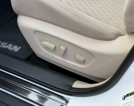 Белый Ниссан Rogue, объемом двигателя 2.5 л и пробегом 119 тыс. км за 12800 $, фото 14 на Automoto.ua