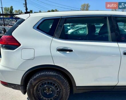 Белый Ниссан Rogue, объемом двигателя 2.49 л и пробегом 85 тыс. км за 7000 $, фото 17 на Automoto.ua