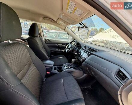 Белый Ниссан Rogue, объемом двигателя 2.49 л и пробегом 85 тыс. км за 7000 $, фото 26 на Automoto.ua