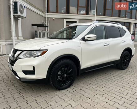 Белый Ниссан Rogue, объемом двигателя 2.5 л и пробегом 120 тыс. км за 14300 $, фото 1 на Automoto.ua