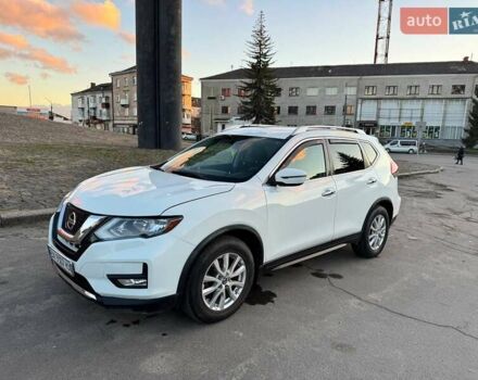 Белый Ниссан Rogue, объемом двигателя 2.49 л и пробегом 167 тыс. км за 15300 $, фото 7 на Automoto.ua