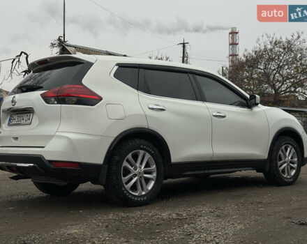 Белый Ниссан Rogue, объемом двигателя 2.49 л и пробегом 140 тыс. км за 11500 $, фото 3 на Automoto.ua