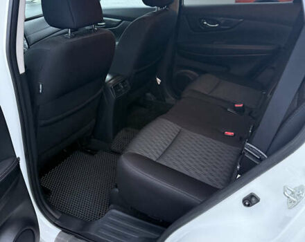 Белый Ниссан Rogue, объемом двигателя 2.49 л и пробегом 155 тыс. км за 15000 $, фото 10 на Automoto.ua