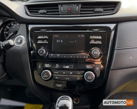 Білий Ніссан Rogue, об'ємом двигуна 2.5 л та пробігом 155 тис. км за 12700 $, фото 10 на Automoto.ua