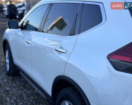 Белый Ниссан Rogue, объемом двигателя 2.5 л и пробегом 151 тыс. км за 14300 $, фото 9 на Automoto.ua