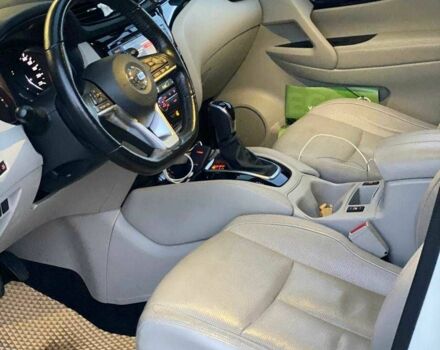 Білий Ніссан Rogue, об'ємом двигуна 2 л та пробігом 61 тис. км за 17690 $, фото 11 на Automoto.ua