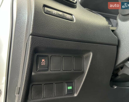 Белый Ниссан Rogue, объемом двигателя 2 л и пробегом 114 тыс. км за 14299 $, фото 11 на Automoto.ua