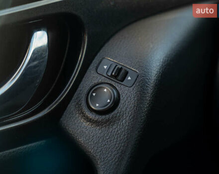 Белый Ниссан Rogue, объемом двигателя 2.49 л и пробегом 132 тыс. км за 14900 $, фото 14 на Automoto.ua