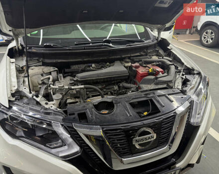 Белый Ниссан Rogue, объемом двигателя 2.49 л и пробегом 155 тыс. км за 15000 $, фото 8 на Automoto.ua