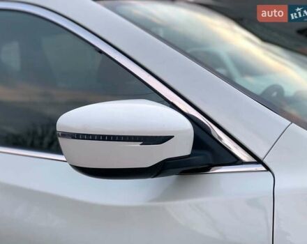 Белый Ниссан Rogue, объемом двигателя 2.5 л и пробегом 144 тыс. км за 14890 $, фото 5 на Automoto.ua