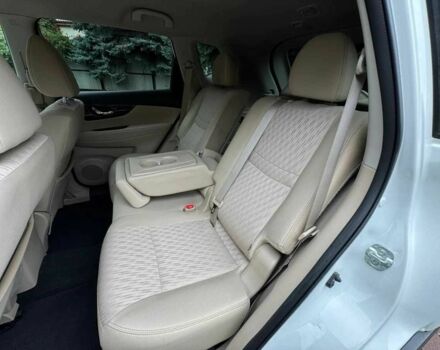 Белый Ниссан Rogue, объемом двигателя 2.5 л и пробегом 120 тыс. км за 13000 $, фото 11 на Automoto.ua