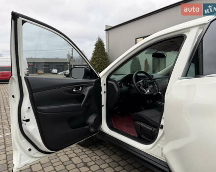 Белый Ниссан Rogue, объемом двигателя 2.5 л и пробегом 50 тыс. км за 16499 $, фото 33 на Automoto.ua