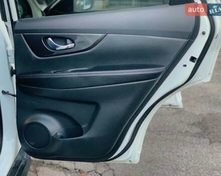 Белый Ниссан Rogue, объемом двигателя 2.5 л и пробегом 144 тыс. км за 14890 $, фото 19 на Automoto.ua