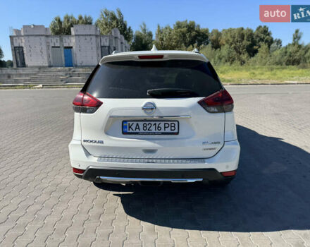 Білий Ніссан Rogue, об'ємом двигуна 2 л та пробігом 75 тис. км за 16700 $, фото 11 на Automoto.ua