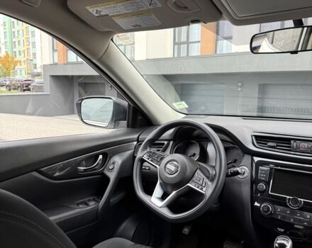 Белый Ниссан Rogue, объемом двигателя 2.5 л и пробегом 195 тыс. км за 13500 $, фото 4 на Automoto.ua