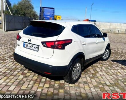 Белый Ниссан Rogue, объемом двигателя 2 л и пробегом 98 тыс. км за 14700 $, фото 3 на Automoto.ua