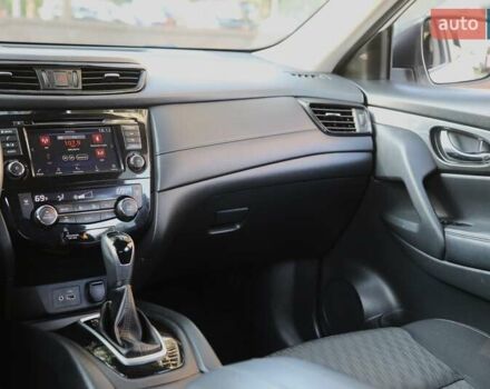 Білий Ніссан Rogue, об'ємом двигуна 2.49 л та пробігом 74 тис. км за 16500 $, фото 12 на Automoto.ua