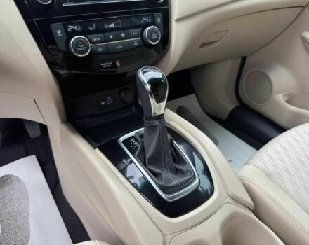 Белый Ниссан Rogue, объемом двигателя 2.5 л и пробегом 120 тыс. км за 13000 $, фото 9 на Automoto.ua