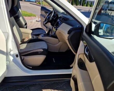 Белый Ниссан Rogue, объемом двигателя 2.49 л и пробегом 60 тыс. км за 16500 $, фото 12 на Automoto.ua