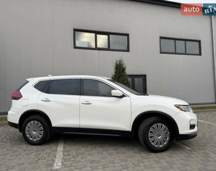 Белый Ниссан Rogue, объемом двигателя 2.5 л и пробегом 50 тыс. км за 16499 $, фото 3 на Automoto.ua