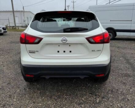 Белый Ниссан Rogue, объемом двигателя 2 л и пробегом 34 тыс. км за 1900 $, фото 6 на Automoto.ua