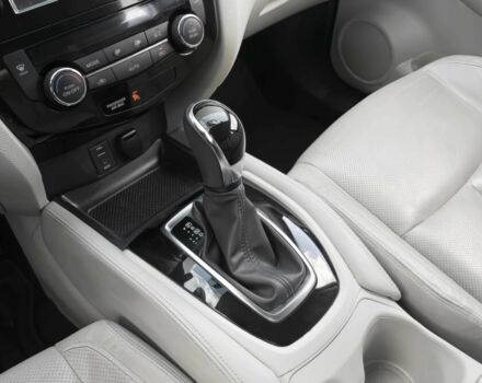 Белый Ниссан Rogue, объемом двигателя 2 л и пробегом 31 тыс. км за 9750 $, фото 10 на Automoto.ua