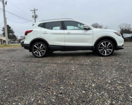 Белый Ниссан Rogue, объемом двигателя 2 л и пробегом 34 тыс. км за 1900 $, фото 3 на Automoto.ua