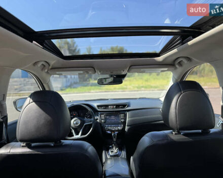 Білий Ніссан Rogue, об'ємом двигуна 2 л та пробігом 75 тис. км за 16700 $, фото 48 на Automoto.ua